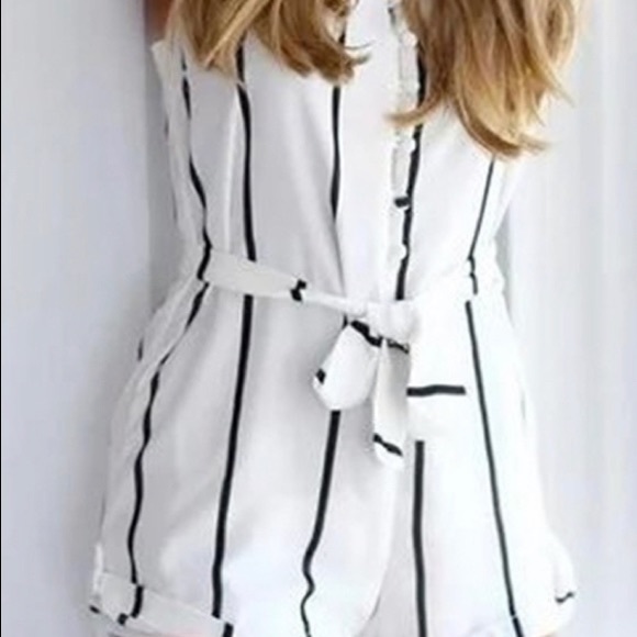 Dresses and jumpsuit - Picture 2 of 4